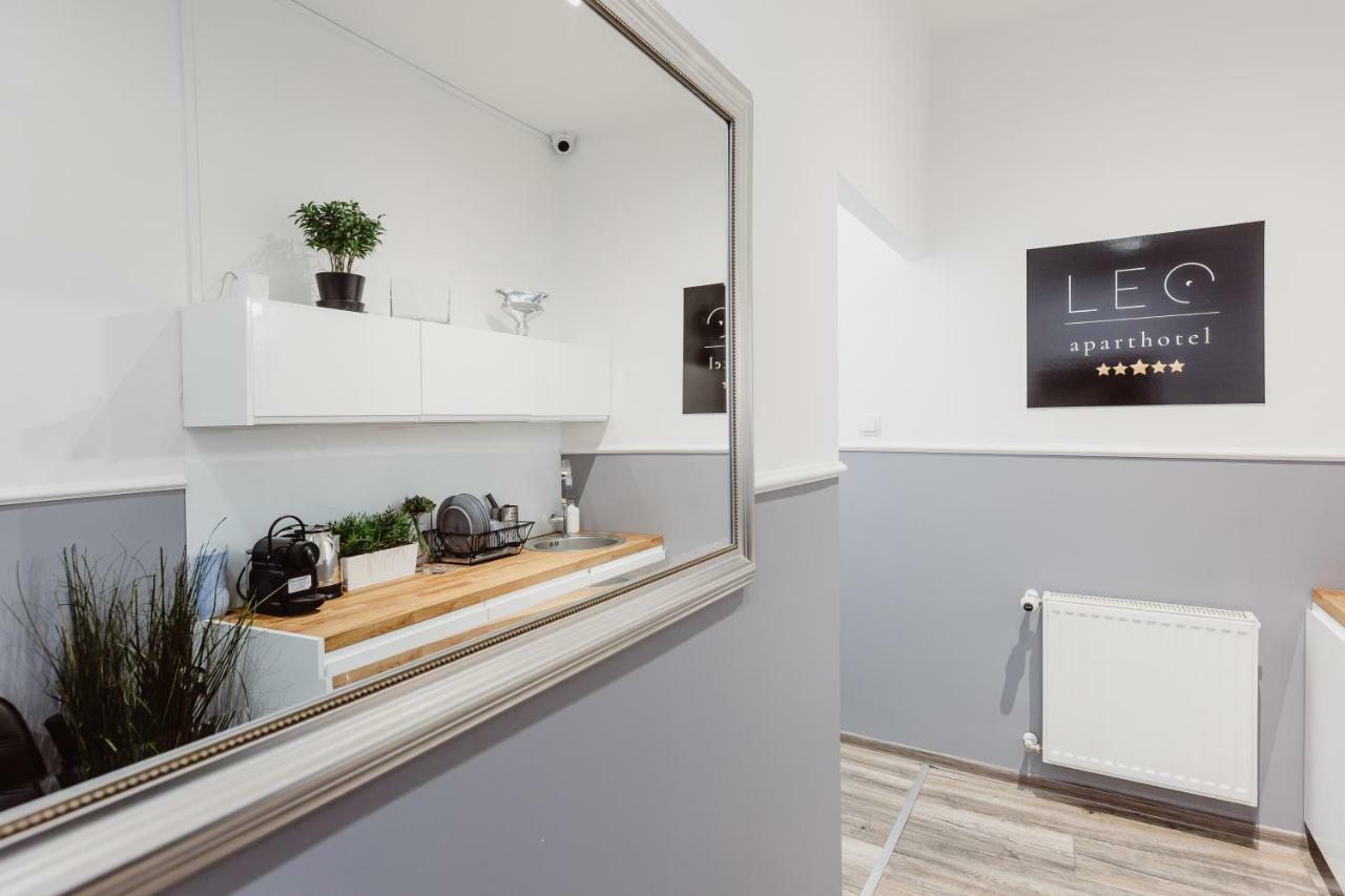 Leo Apartments Main Square كراكوفيا المظهر الخارجي الصورة