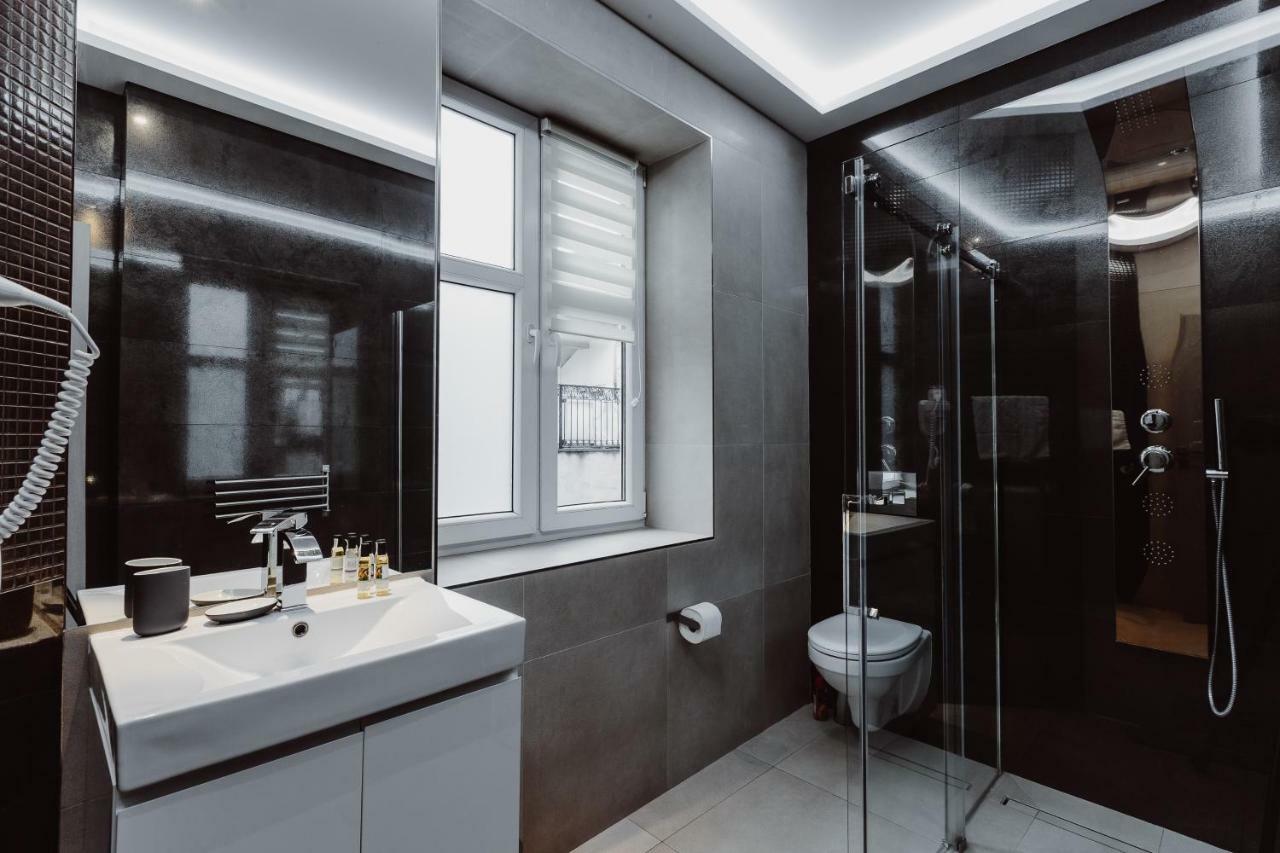 Leo Apartments Main Square كراكوفيا المظهر الخارجي الصورة