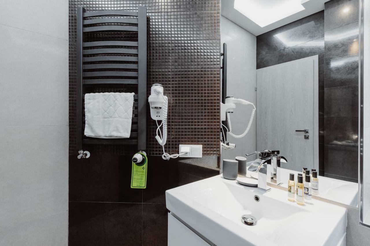 Leo Apartments Main Square كراكوفيا المظهر الخارجي الصورة